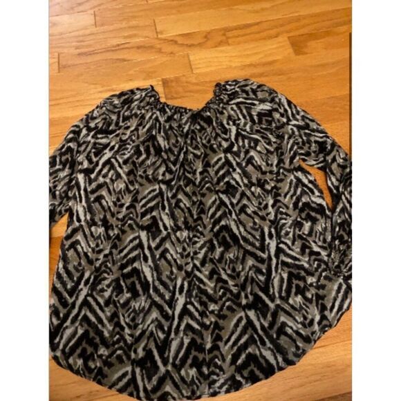 Beach lunch Lounge Women's Zebra Print Off-Shoulder Top size medium - Picture 7 of 7